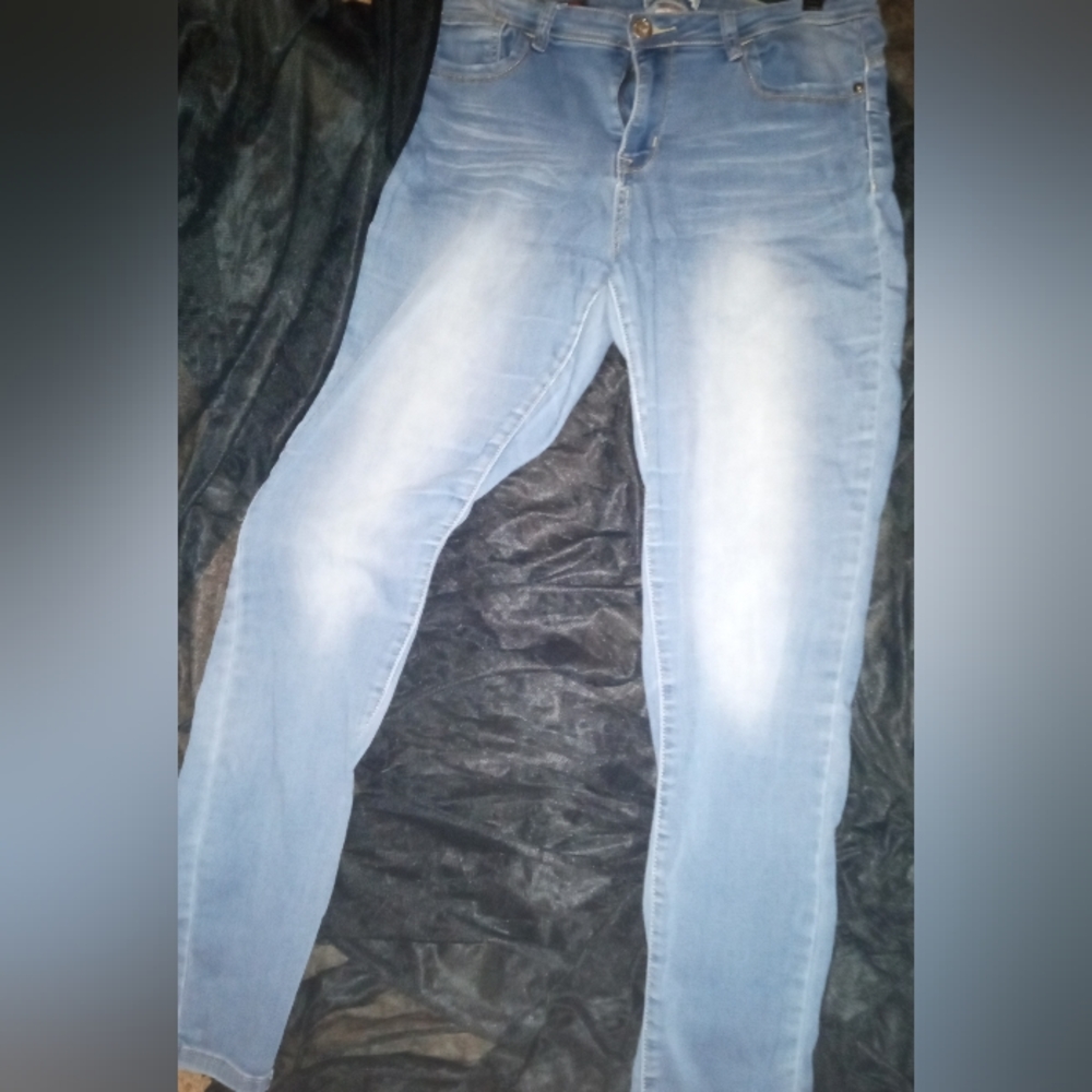Juniors stretch jeans